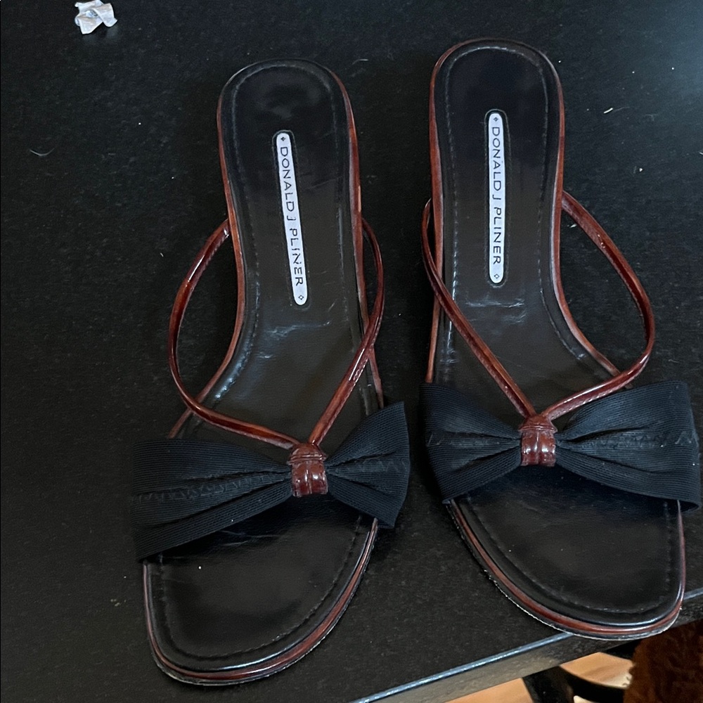 Donald J. Pliner Black and Brown Bow Sandals vintage - Picture 6 of 6
